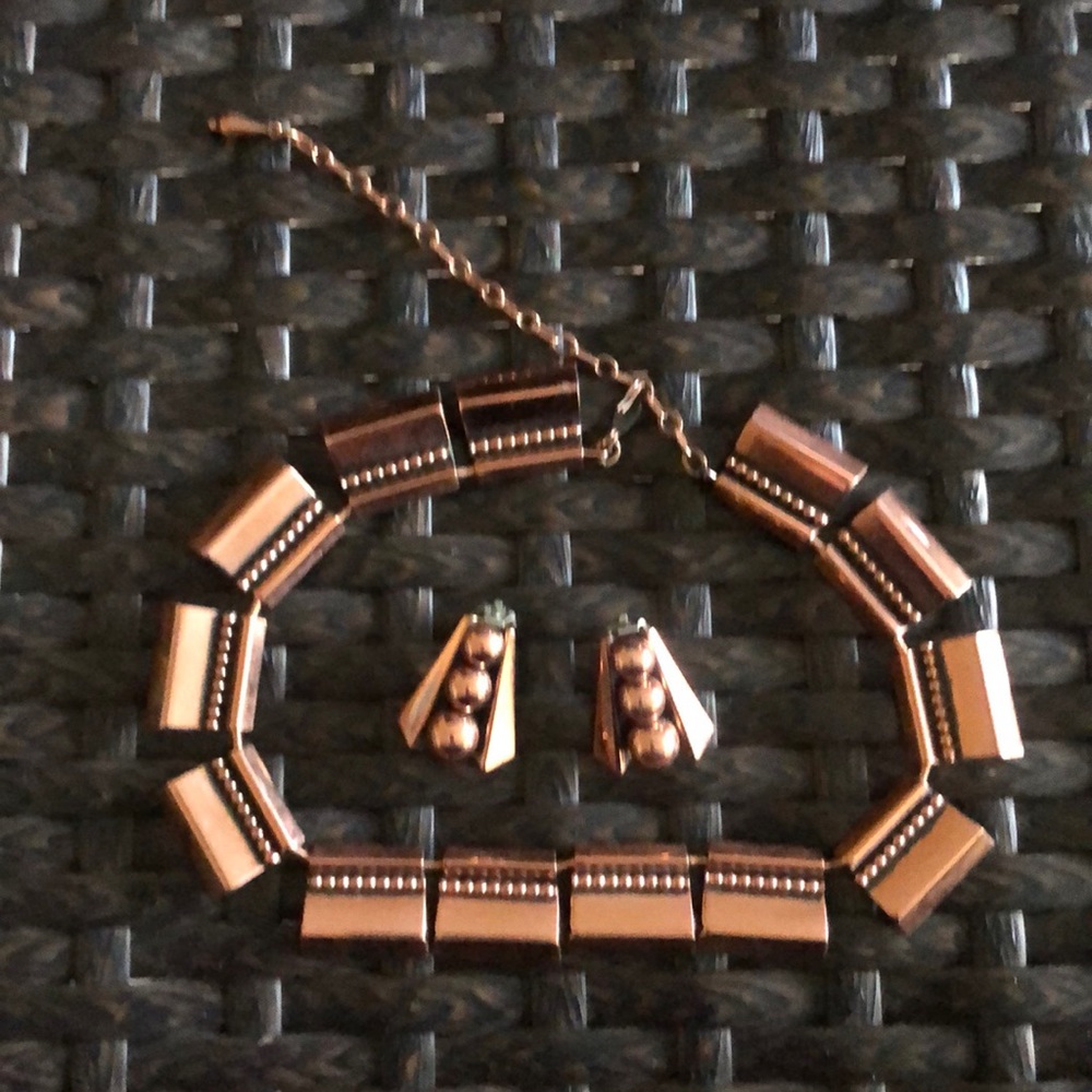 Vintage copper necklace and earrings.